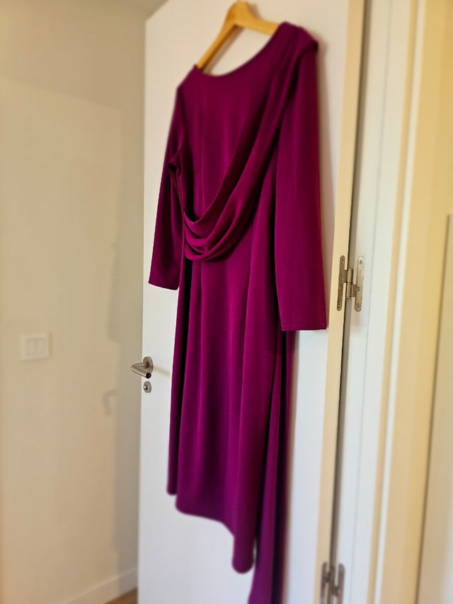 Vestido buganvilla invitada. No usado nunca .