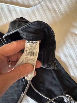 Vaqueros Desigual negros, talla 28