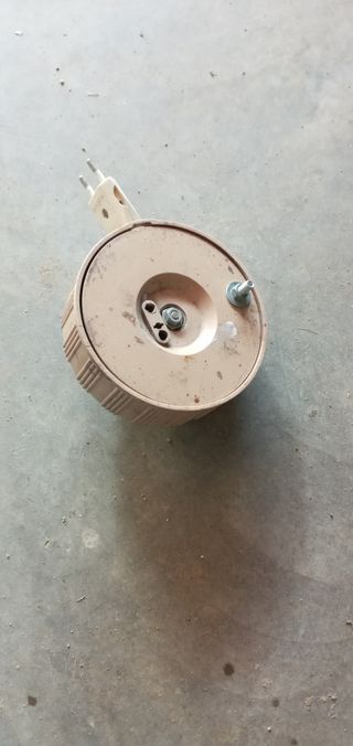 Enrollador de cable antiguo