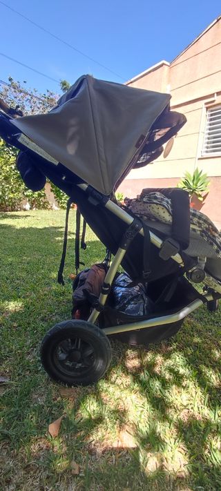 Carro gemelar Mountain Buggy Duet con complementos