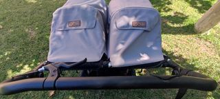 Carro gemelar Mountain Buggy Duet con complementos