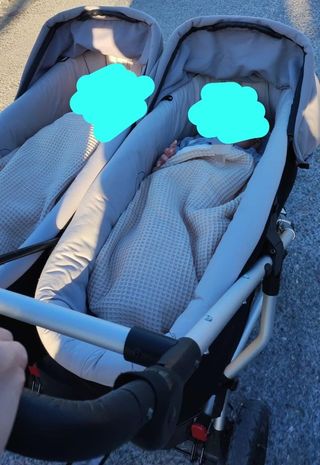 Carro gemelar Mountain Buggy Duet con complementos