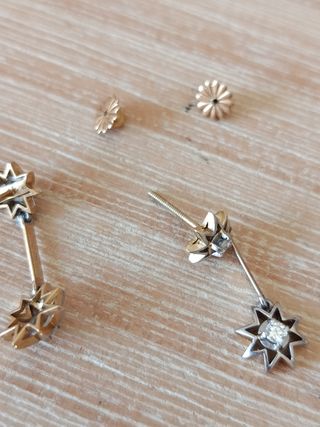 Pendientes antiguos oro brillantes