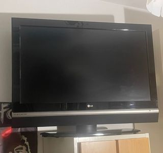 TV LG 42" negra