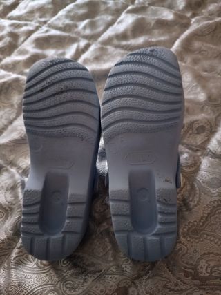 Zuecos Feliz Caminar azules, talla 36