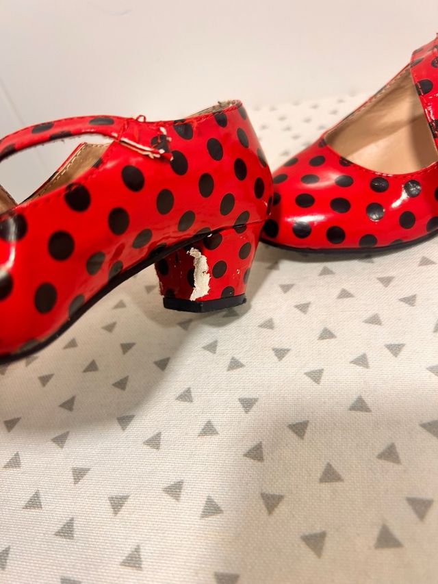Zapatos niña lunares rojas - 30 
