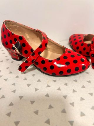 Zapatos niña lunares rojas - 30 