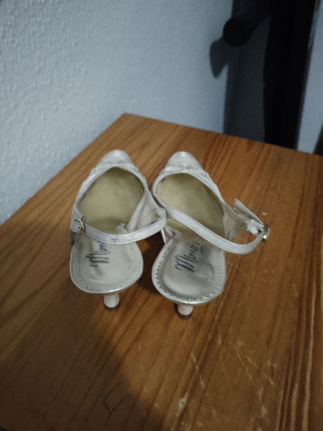 Tacones beige Mimo's