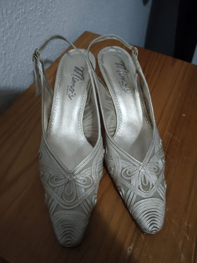 Tacones beige Mimo's
