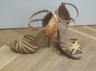 Zapatos de baile latino