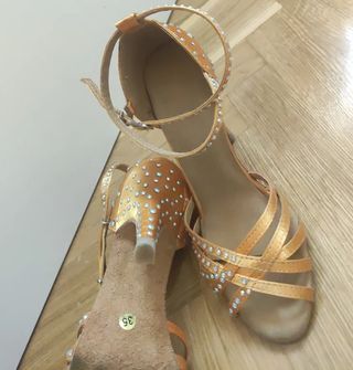 Zapatos de baile latino