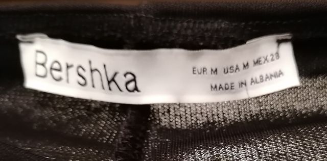 Pantalón negro flare Bershka talla M