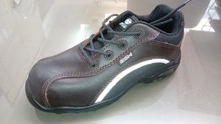Zapatos seguridad PSH marrones.
Varias tallas