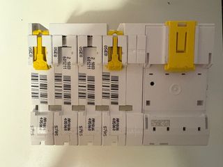 Interruptor sobretensones Schneider Electric IQuic