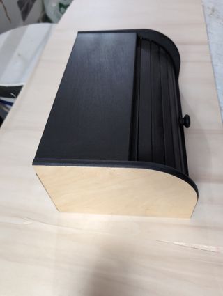 Porta pane in legno nero