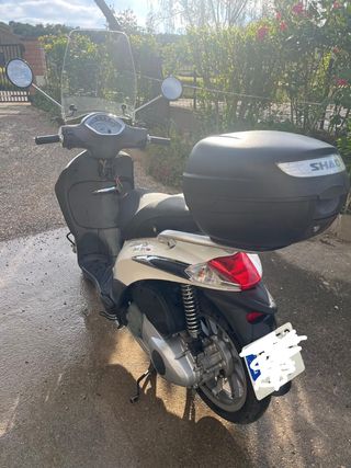 Piaggio Liberty 125 blanca