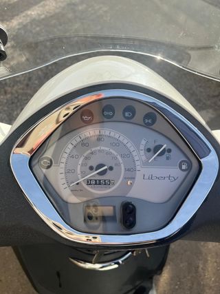 Piaggio Liberty 125 blanca