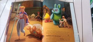 Gran libro de la película Toy Story 4