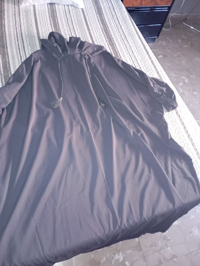 Vestido abaya gris