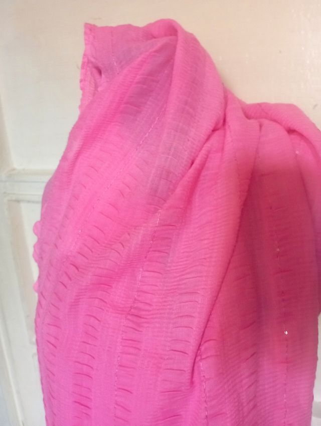 Grande maxi sciarpa estiva in cotone viscosa rosa.