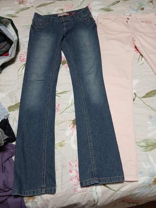 2 pantalones: azul y rosa, talla 16
