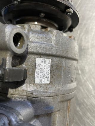 Compresor A/C VW Touareg 7H0820805E
