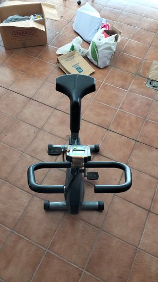 Bicicleta estática ejercicio
