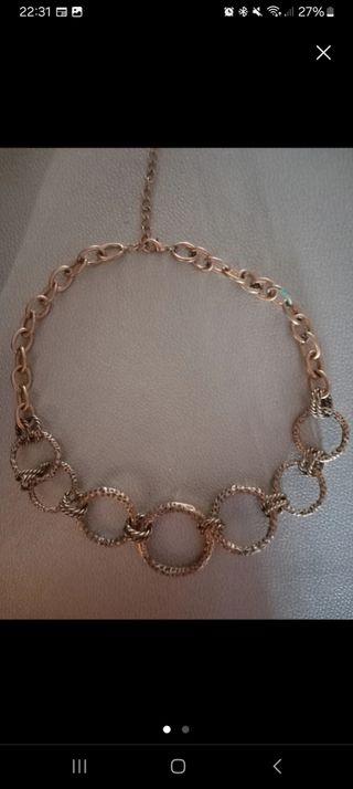 Collar dorado círculos trenzados