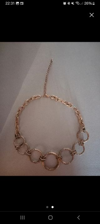 Collar dorado círculos trenzados