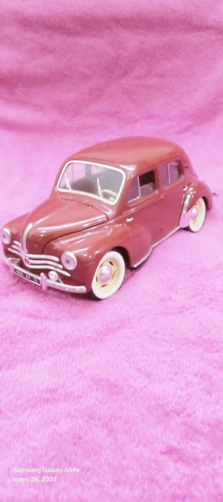  Maqueta de  Renault 4 cv