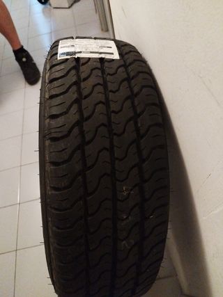 Rueda repuesto Dunlop 215/65R16 llanta y cubierta