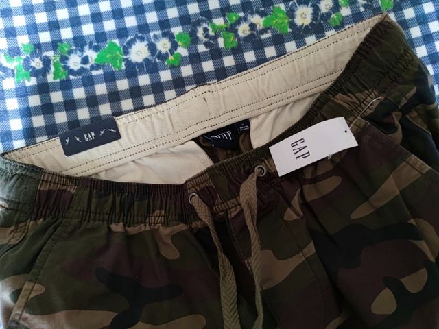 Joggers GAP camuflaje nuevos con etiquetas