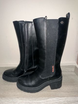 Botas negras altas