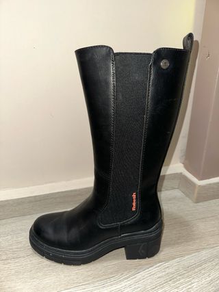Botas negras altas