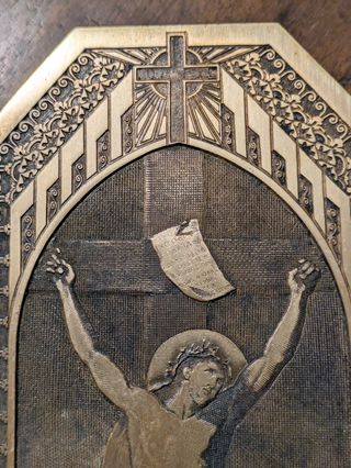 Aguabenditera antigua Cristo crucificado