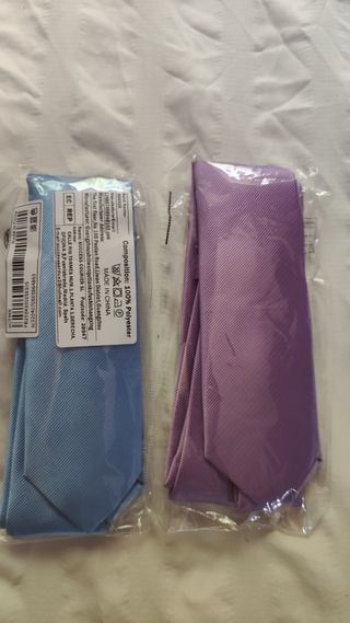 2 Corbatas nuevas: azul y lila