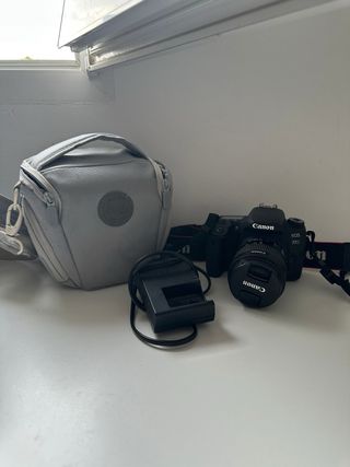 Canon EOS 77D - Cámara réflex