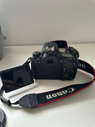 Canon EOS 77D - Cámara réflex