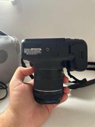 Canon EOS 77D - Cámara réflex