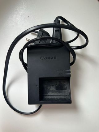 Canon EOS 77D - Cámara réflex