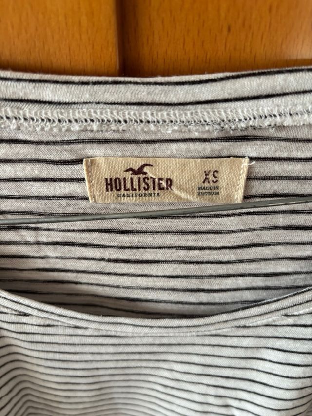 Camiseta Hollister rayas manga campana
