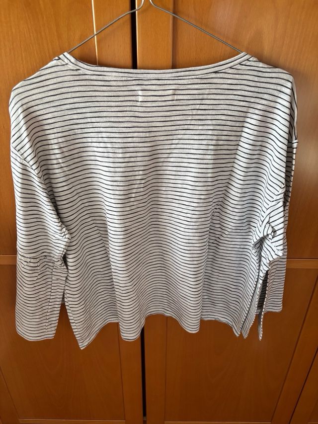 Camiseta Hollister rayas manga campana