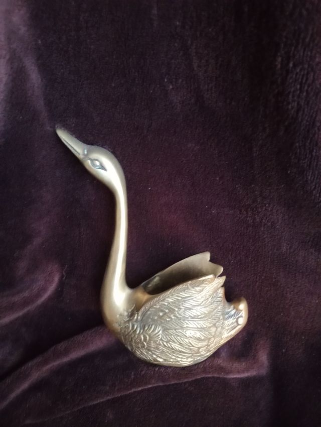 Figura de cisne bronce