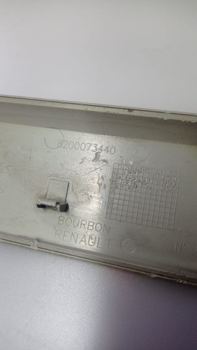 Embellecedor puerta Renault 1.9 dCi