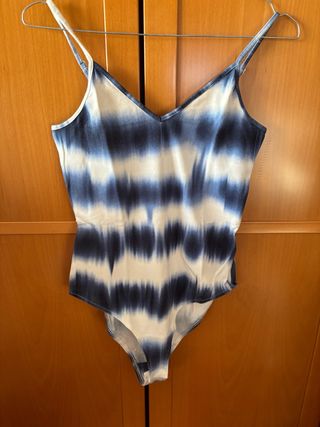 Body tie dye HM azul-blanco