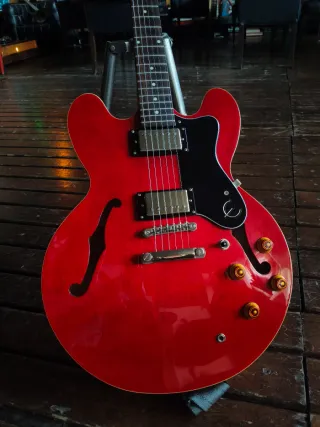 Epiphone 335 Guitarra semihueca hambuckers hh