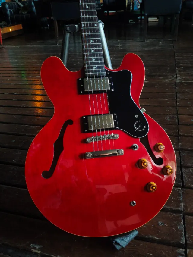 Epiphone 335 Guitarra semihueca hambuckers hh