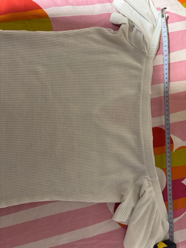 Top blanco hombros caídos