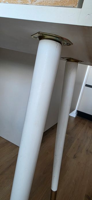 Tocador vintage de madera blanco y beige