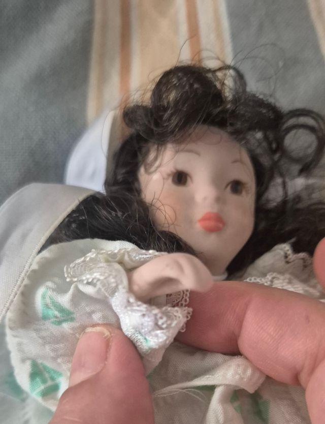 Muñeca porcelana